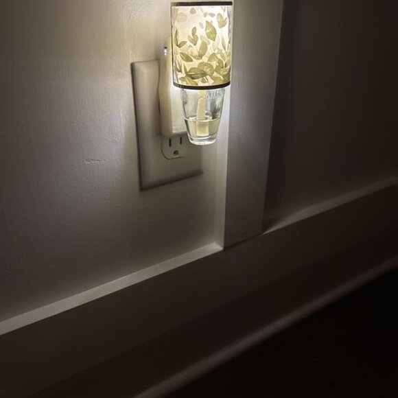2 for $25 | Bath & Body Works Pressed Greenery Wallflower Nightlight Plugs | New - Picture 7 of 11